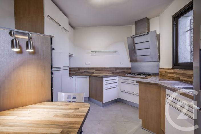 Image No.11-4 Bed House for sale