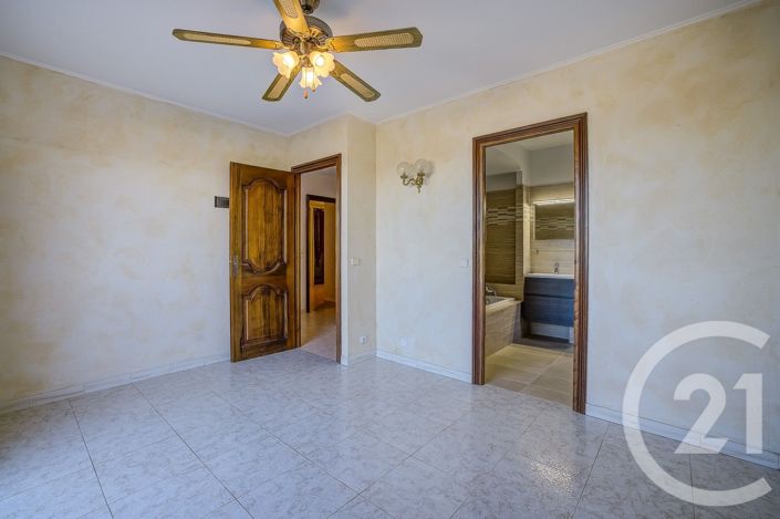 Image No.12-4 Bed House for sale