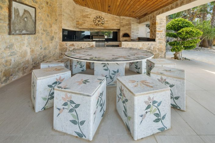Image No.19-6 Bed House for sale