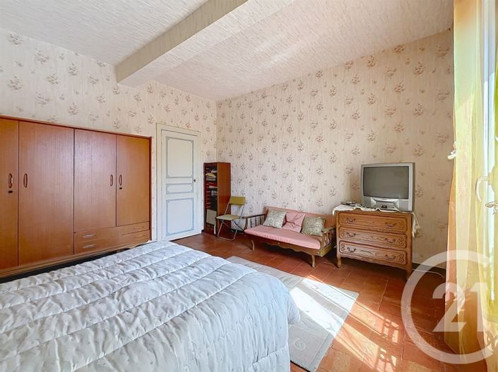 Image No.21-3 Bed House for sale