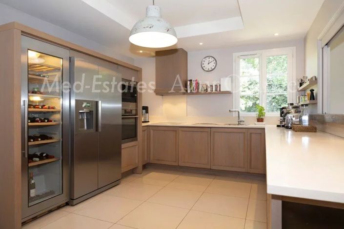 Image No.5-4 Bed House for sale