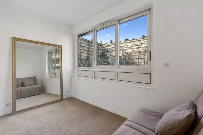 Image No.20-4 Bed Apartment for sale