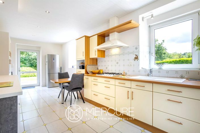 Image No.11-6 Bed House for sale