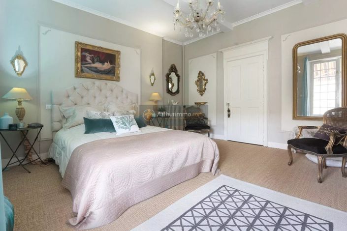 Image No.17-5 Bed House for sale