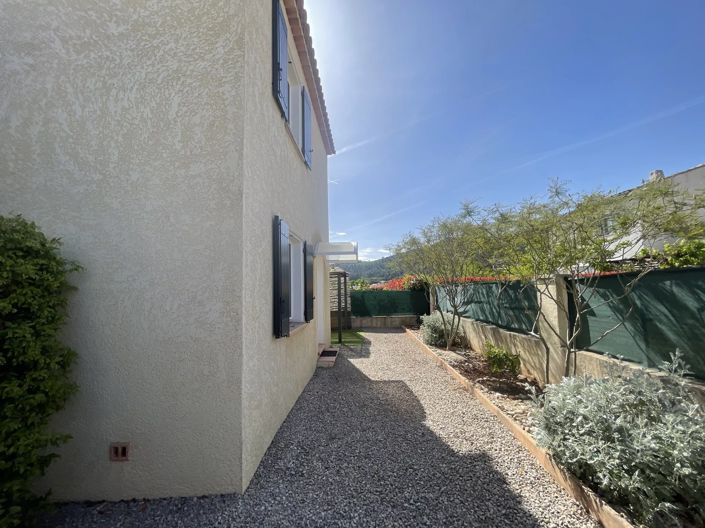 Image No.12-2 Bed House for sale