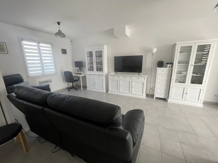 Image No.5-2 Bed House for sale