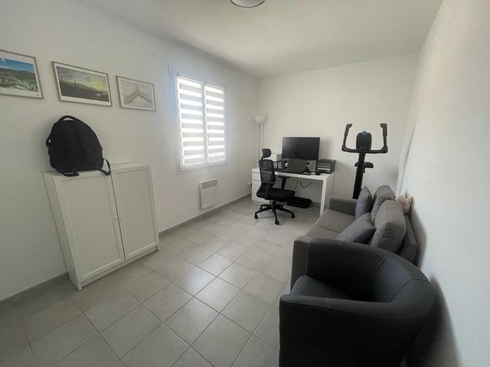 Image No.9-2 Bed House for sale