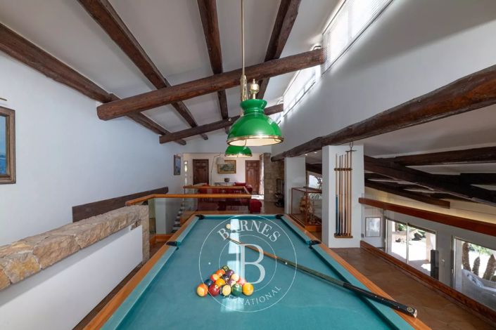 Image No.18-8 Bed House for sale
