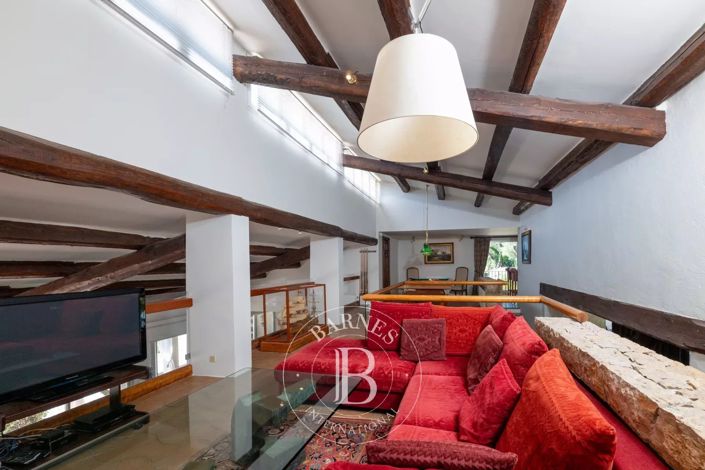 Image No.19-8 Bed House for sale