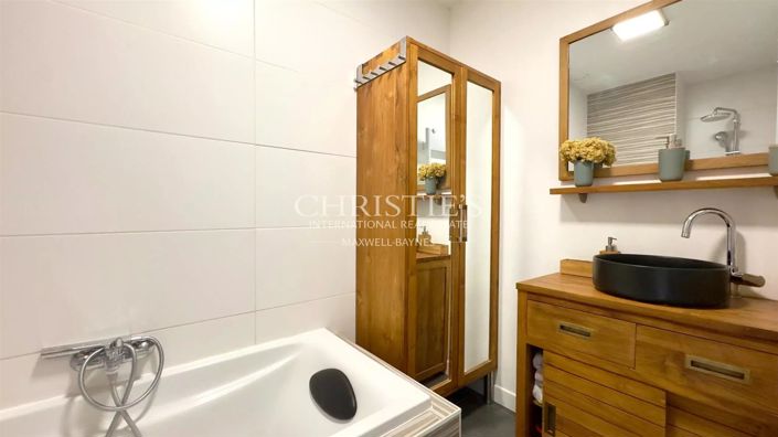 Image No.11-3 Bed House for sale