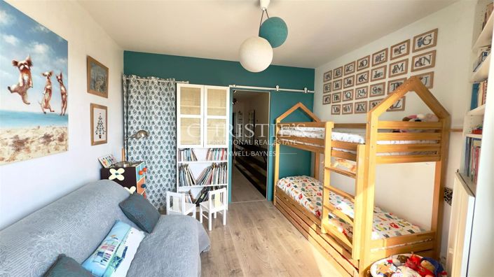 Image No.12-3 Bed House for sale