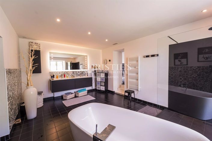 Image No.23-4 Bed House for sale