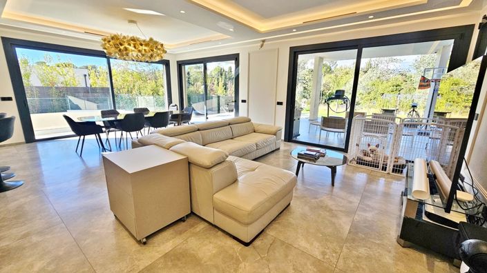 Image No.9-4 Bed House for sale