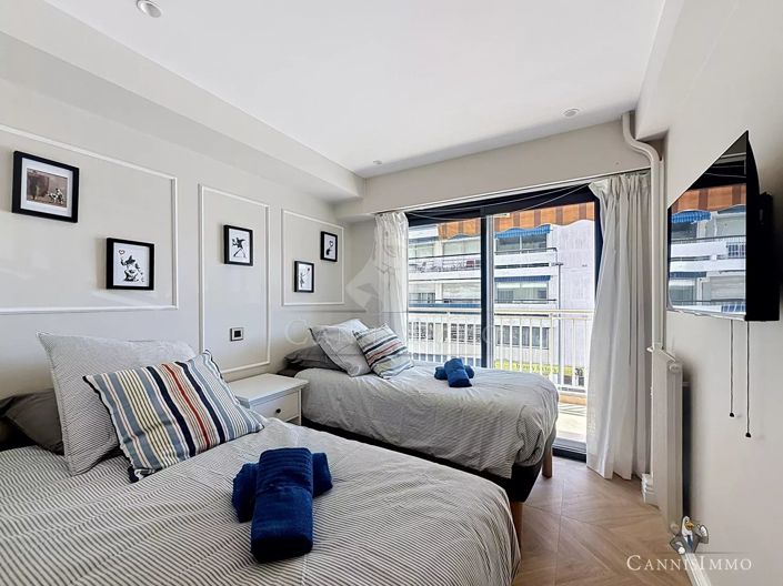 Image No.11-3 Bed Apartment for sale
