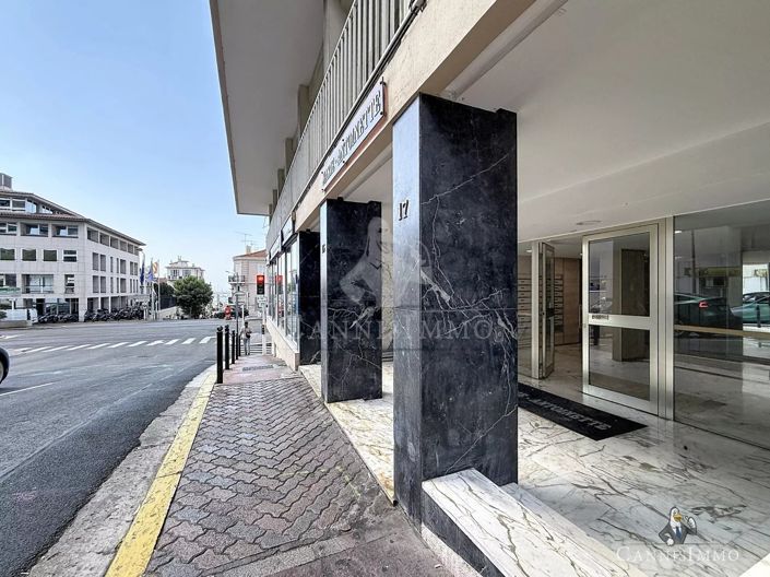 Image No.15-3 Bed Apartment for sale