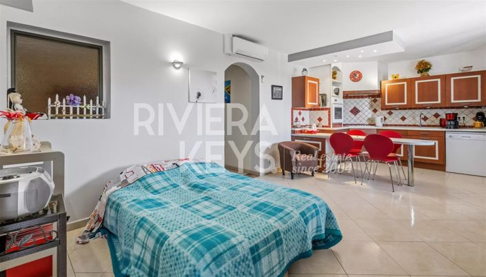 Image No.21-3 Bed House for sale