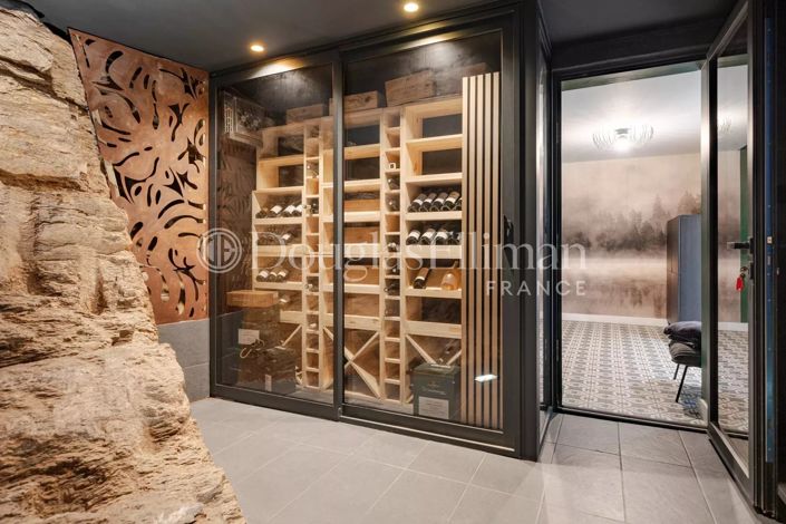 Image No.9-5 Bed House for sale