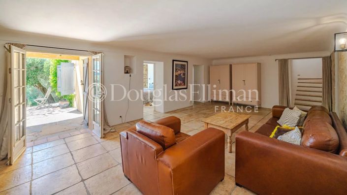 Image No.11-4 Bed House for sale