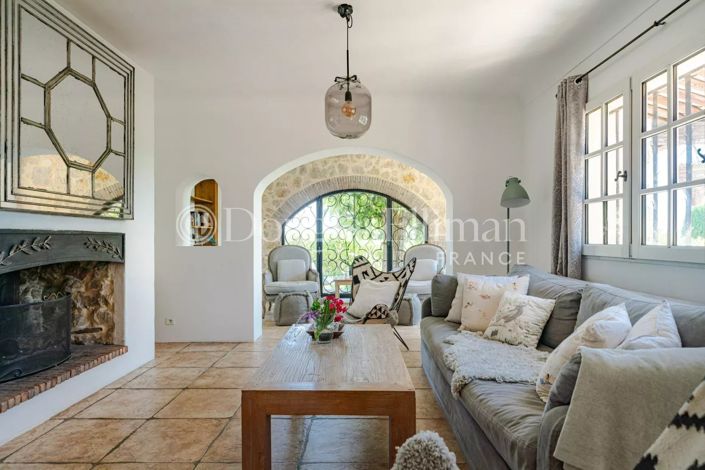 Image No.8-4 Bed House for sale