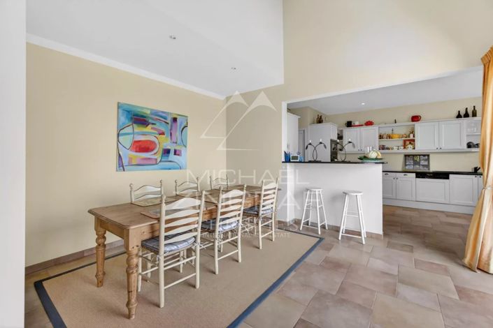 Image No.6-4 Bed House for sale