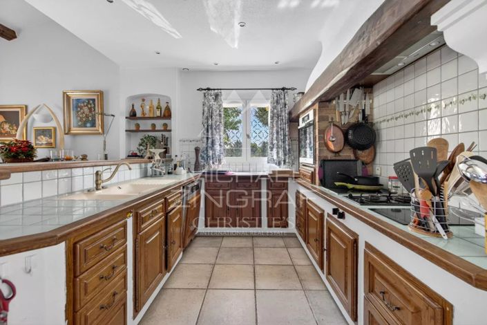 Image No.6-7 Bed House for sale