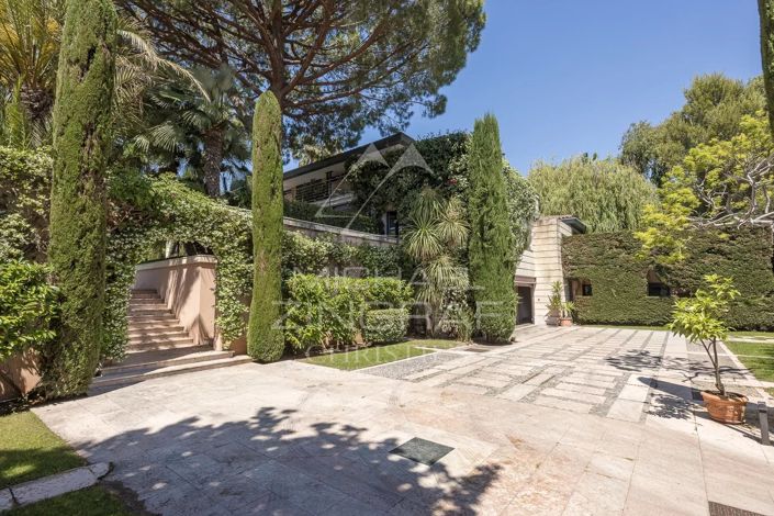 Image No.27-5 Bed House for sale