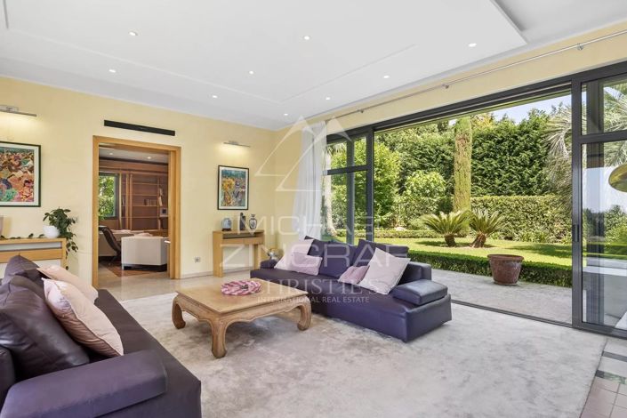 Image No.7-5 Bed House for sale