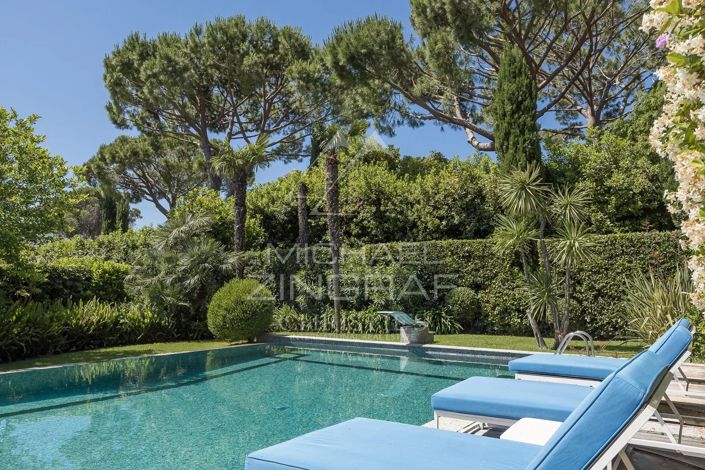 Image No.8-5 Bed House for sale