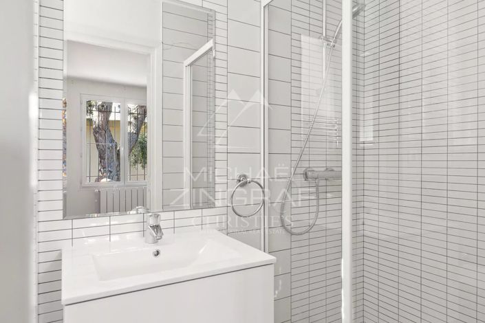 Image No.8-6 Bed House for sale