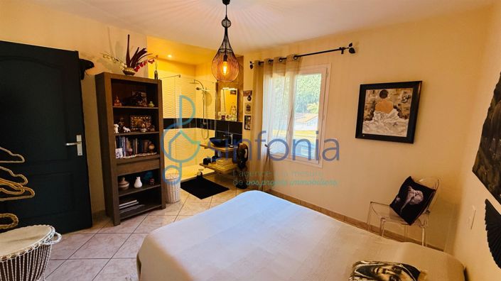 Image No.11-3 Bed House for sale