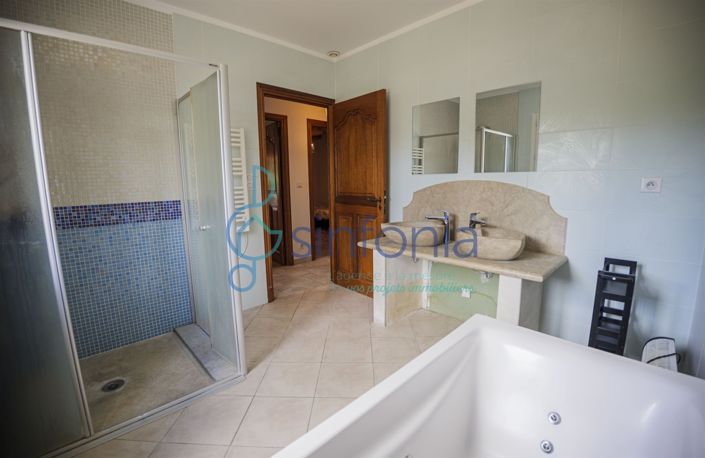 Image No.9-3 Bed House for sale