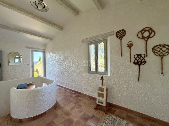 Image No.20-5 Bed House for sale