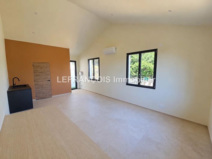 Image No.12-4 Bed House for sale