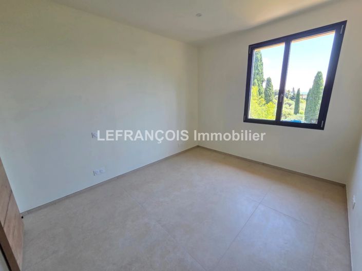 Image No.8-4 Bed House for sale