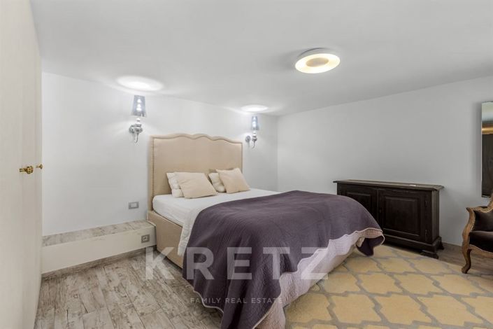 Image No.14-4 Bed House for sale
