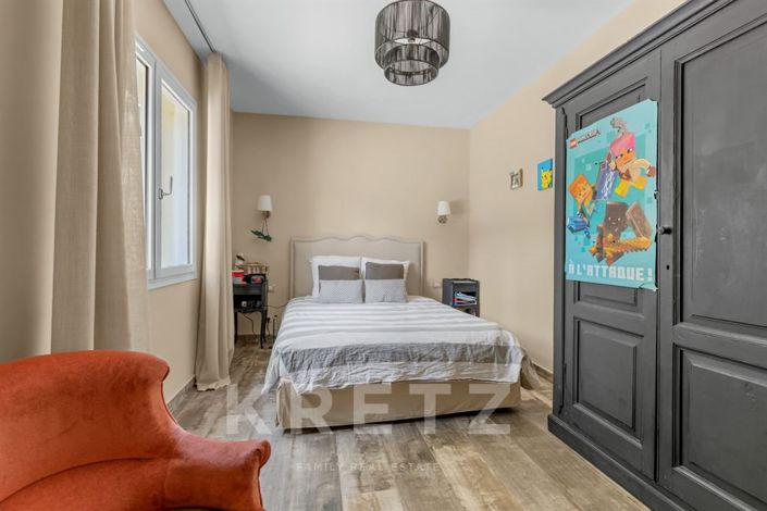 Image No.8-4 Bed House for sale