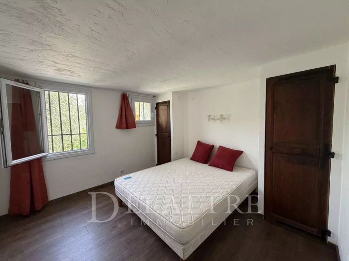 Image No.13-6 Bed House for sale