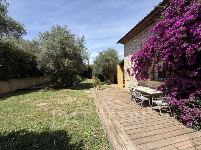Image No.16-6 Bed House for sale