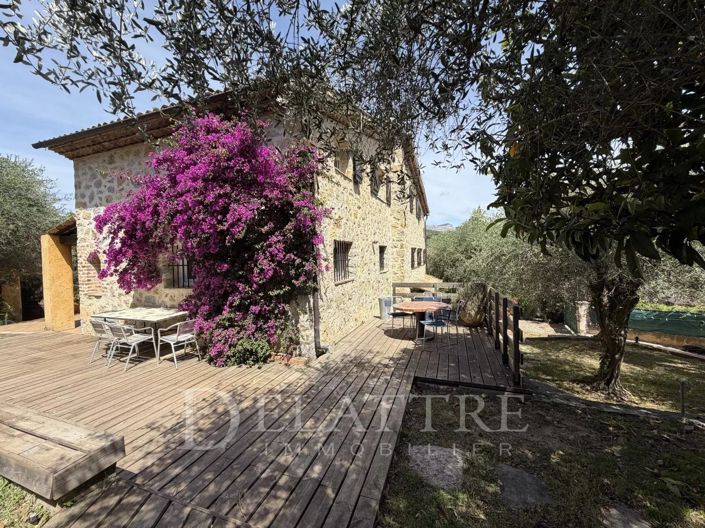 Image No.2-6 Bed House for sale