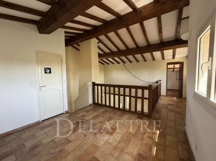 Image No.9-6 Bed House for sale