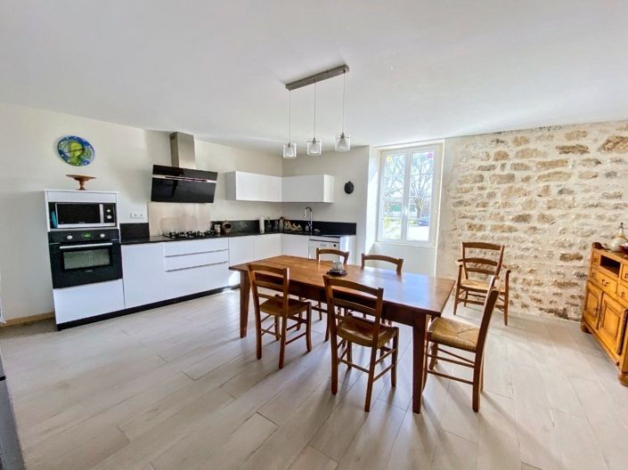 Image No.5-6 Bed House for sale