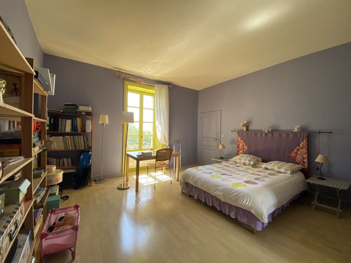 Image No.11-5 Bed House for sale