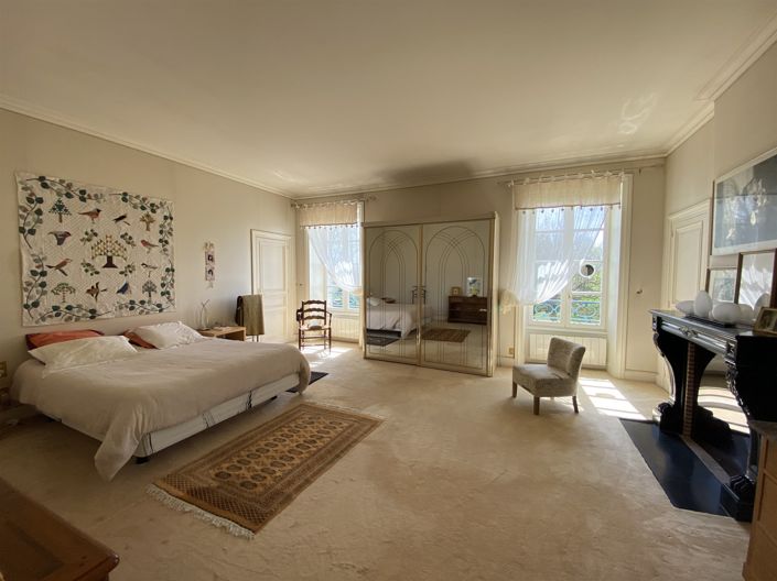 Image No.9-5 Bed House for sale