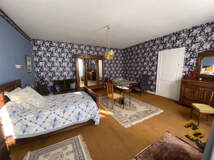 Image No.6-6 Bed House for sale