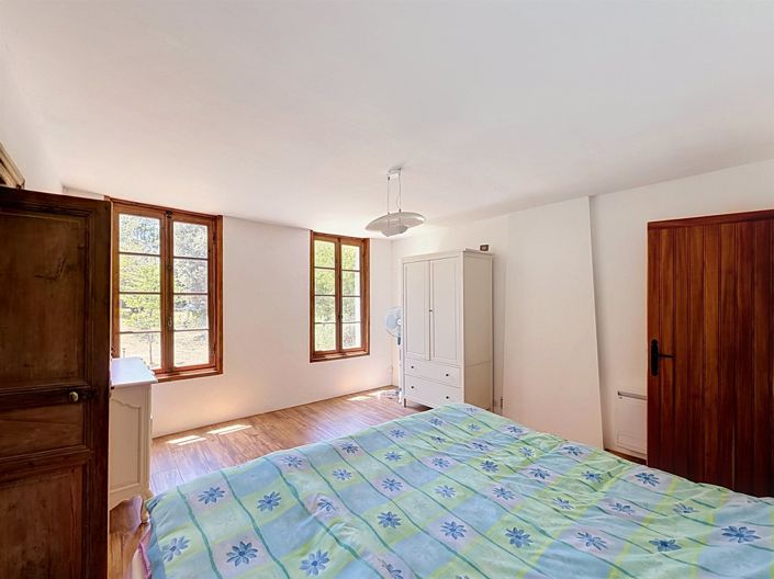 Image No.17-4 Bed House for sale