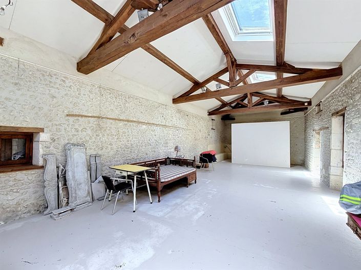 Image No.20-4 Bed House for sale