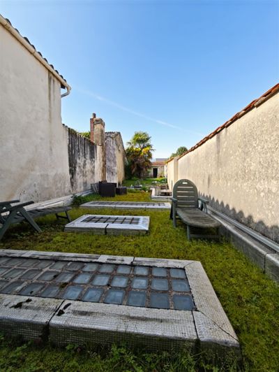 Image No.13-3 Bed House for sale