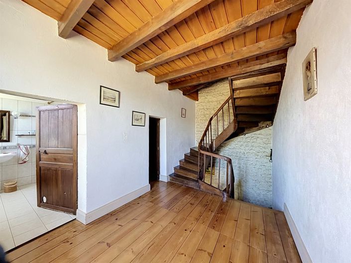 Image No.7-4 Bed House for sale