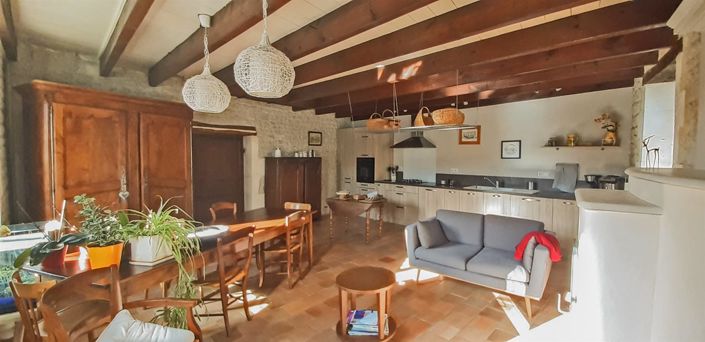 Image No.8-4 Bed House for sale