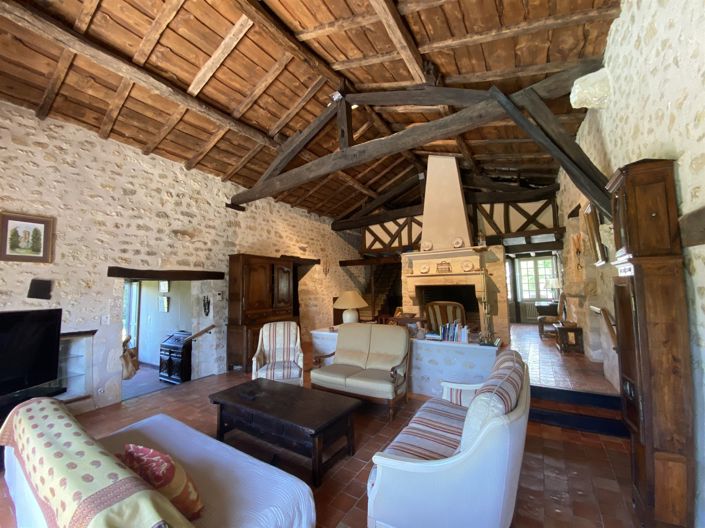 Image No.3-4 Bed House for sale